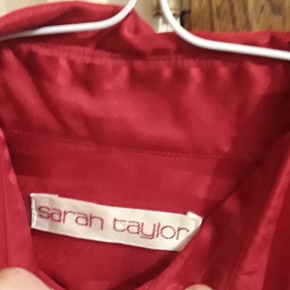 Beautiful red size 4 ladies women's blouse - Picture 3 of 5